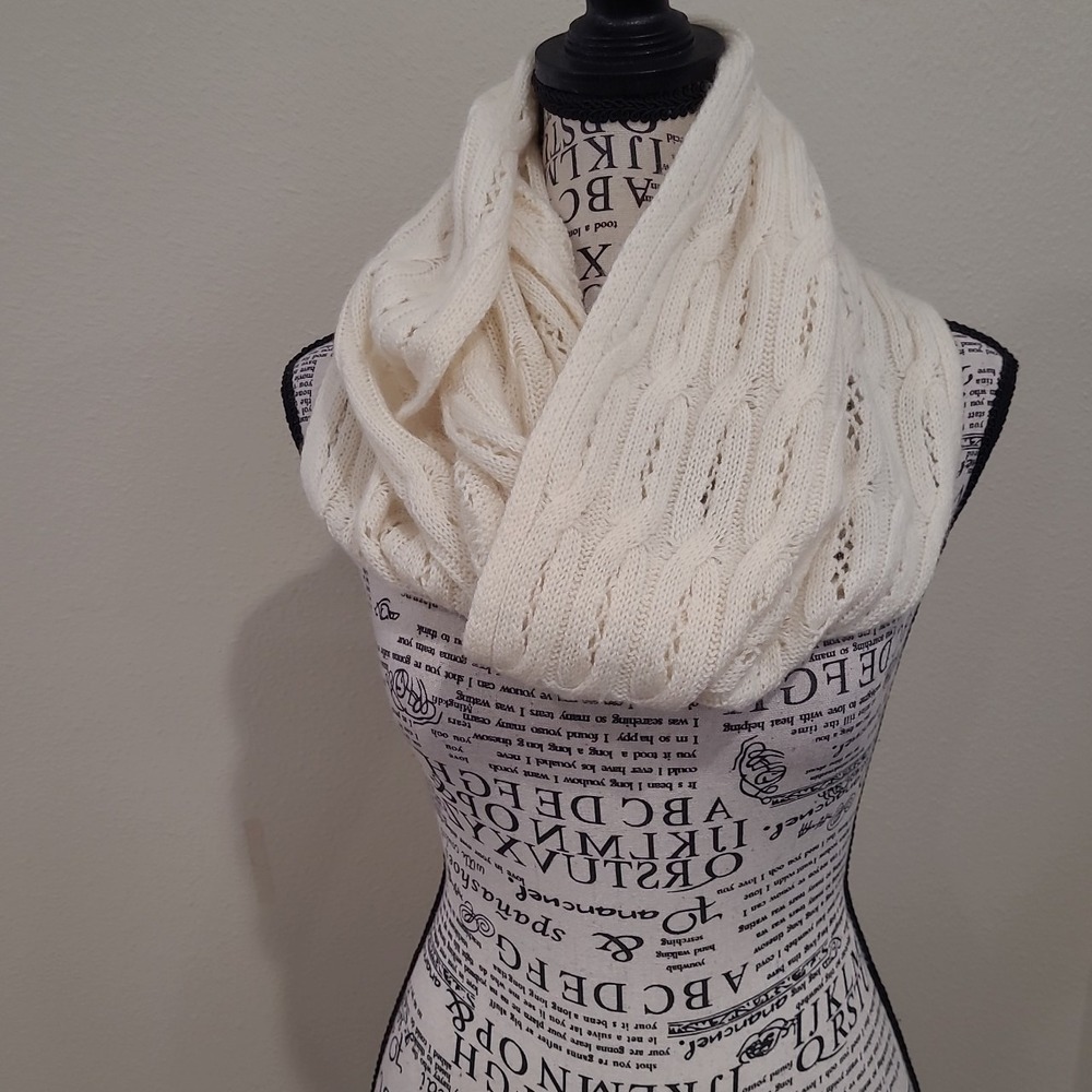 Celeste Wool Cashmere‎ blend Ivory Knit Infinety Scarf cold weather cozy luxury